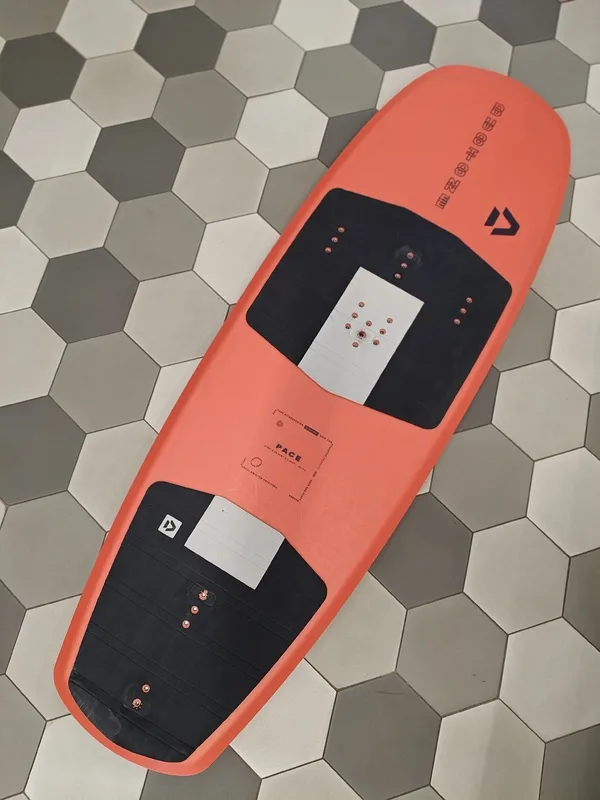 Duotone Pace 4'10'' — used Kitesurf gear on SwellCave