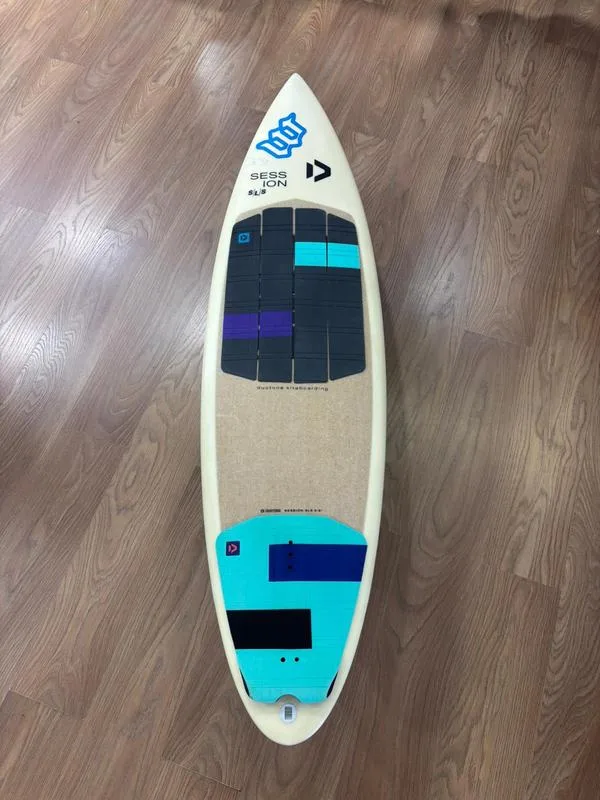 Duotone Session SLS 5'8 2023 — used Kitesurf gear on SwellCave