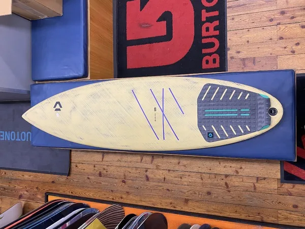 Duotone BLUR SLS 5'6 — used Kitesurf gear on SwellCave