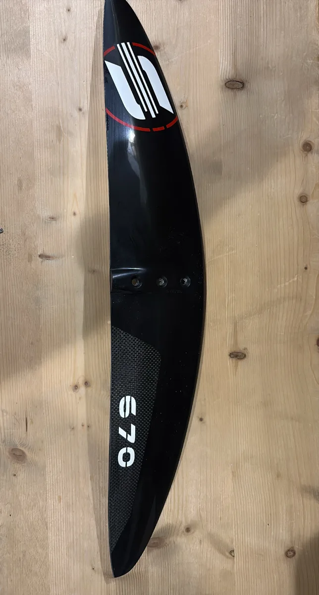 Frontwing 670 Sabfoil — used Kitesurf gear on SwellCave