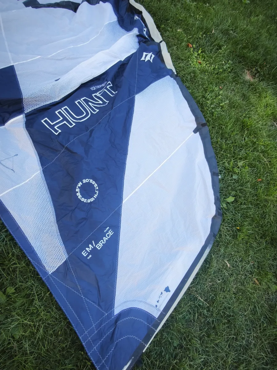 Hunt kite 12 NAISH 2026 — used Kitesurf gear on SwellCave